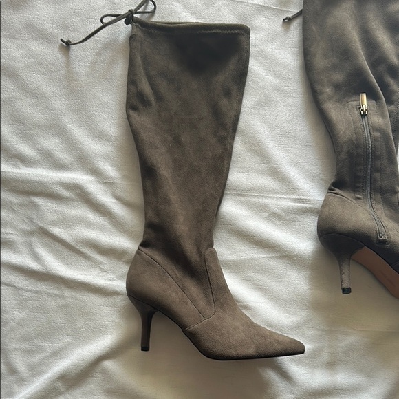 NWOT Vince Camuto Grey/Brown Heeled Boots with Pointed Toe - Picture 5 of 8